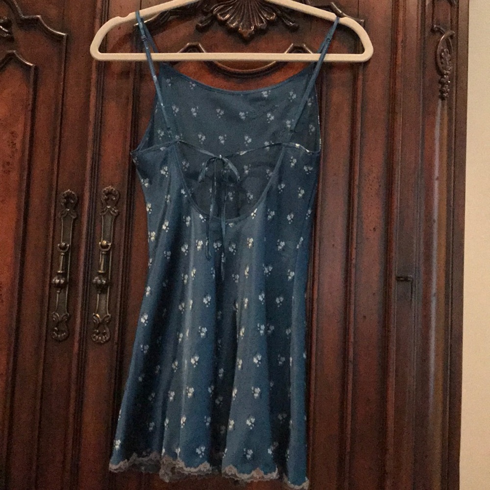 Victoria’s Secret Sexy Silk and lace baby doll - Picture 7 of 8